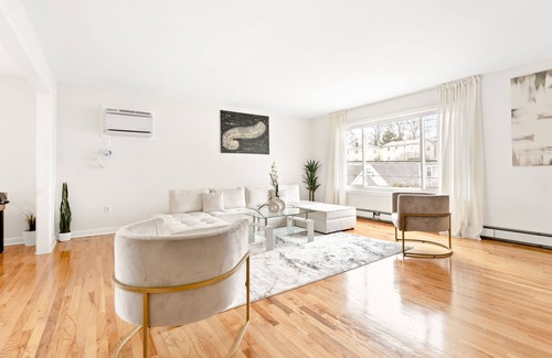 Southeast Yonkers Casa | Modern Luxury Home w GameRoom & Parking