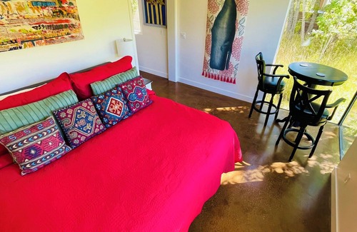 La Veta Casa | Luxurious Suite on the River w/Hot Tub