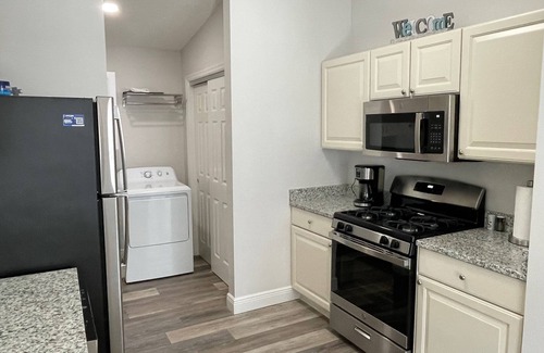 Lynnhaven Casa | ¡Mira esta casa! Hermosa villa 2/2 con carro de golf de gas, barbacoa y WiFi.