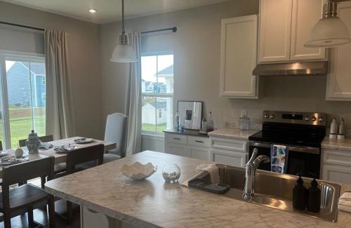 Wooster Casa | Modern Luxury Retreat by Oak Hill Park New 3BR