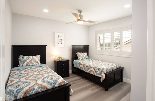 Fountain Valley Casa | Modern Luxury steps to Mile Square Park, 10 guest