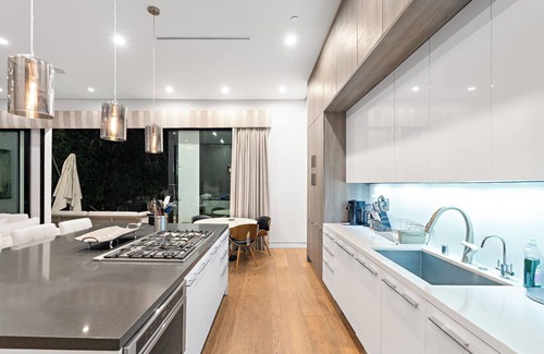Melrose Villa | Modern Luxury Villa w/ Rooftop