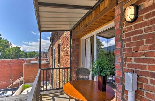 Waynesville Apartamento | Modern Main St Apt in Downtown Waynesville!