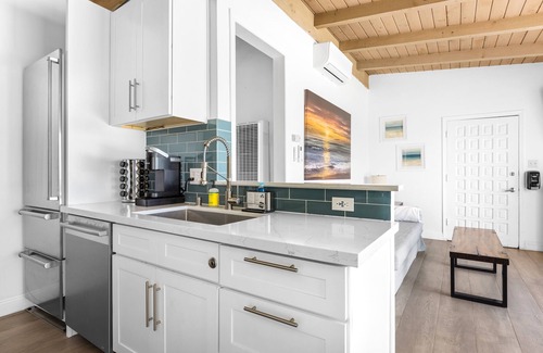 Los Angeles County Condominio | Modern Malibu Road Oceanfront Beach House with AC PRIVATE BEACH