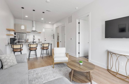Inglewood Condominio | Modern Mid-Term Stay at The Haysboro!!