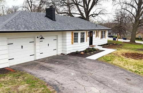Mission Casa | Modern Mission Escape Home - Family Friendly - Close to All Attractions