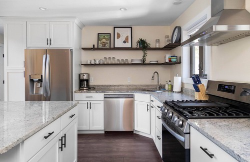 Waitsfield Casa | Modern Mountain Escape - minutes to town & mountains