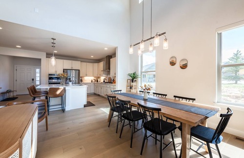 Granby Casa | Modern Mountain Golf/Ski/Lake Retreat w/ Hot Tub