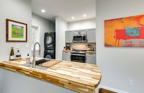 Johnson Casa | Modern Mountain Home Near Smugglers’ Notch & Stowe
