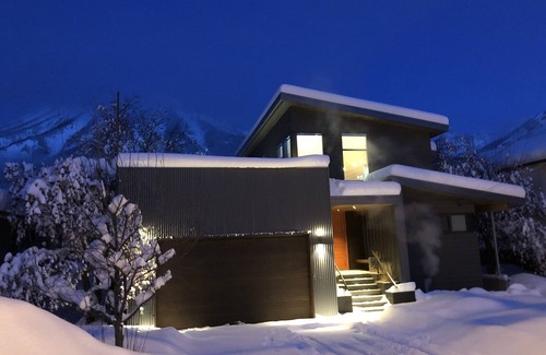 East Kootenay Casa | Casa de montaña moderna, situada en Fernies Annex