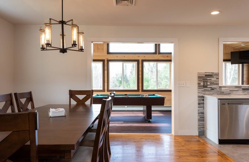 Hensonville Casa | Modern Mountain House 5Bd / 3Ba, HotTub, 4 Season Room, a 5 min de Windham Mtn