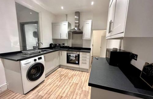 Ystradgynlais Casa | Modern Mountain Retreat in the Brecon Beacons