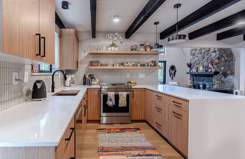 Breckenridge Heights Casa | Modern Mountain Ski Chalet- In the heart of Breckenridge- incredible views