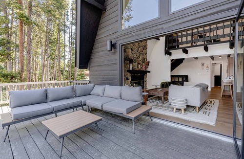 Breckenridge Heights Casa | Modern Mountain Ski Chalet- In the heart of Breckenridge- incredible views