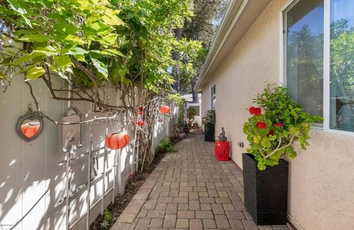 Topanga Casa | Modern Mountain-Top Designer Los Angeles Home. State of Art