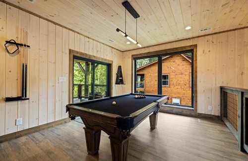 Sevierville Casa | Modern Mountain Tranquility by Venture Smoky Mountains