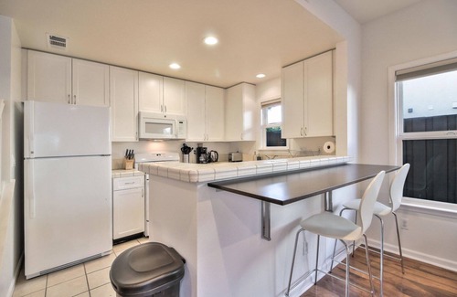 Mountain View Casa | Modern Mountain View 2BR w/ Patio & Vaulted Ceilings