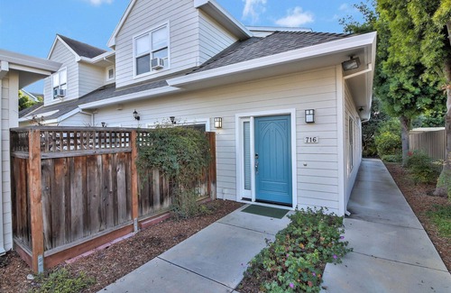 Mountain View Casa | Modern Mountain View 2BR w/ Patio & Vaulted Ceilings