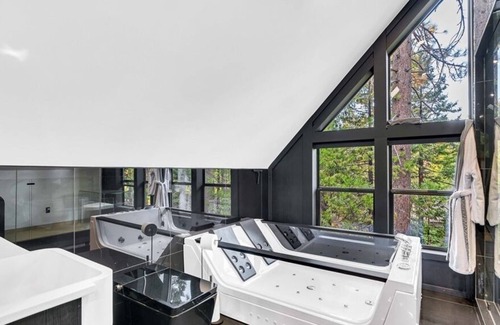 Musick Ridge Cabina | Modern Mtn Luxette -Soak, Stay, & Be Spoiled