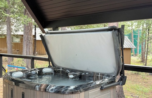 Musick Ridge Cabina | Modern Mtn Luxette -Soak, Stay, & Be Spoiled