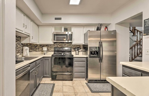 Antioch Casa | Modern Nashville Townhome: Large Yard & Deck!