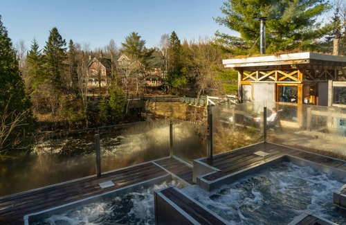 Mauricie Casa | Modern Nature Retreat w/ Spa, Fireplace & Easy Access to Scenic Trails