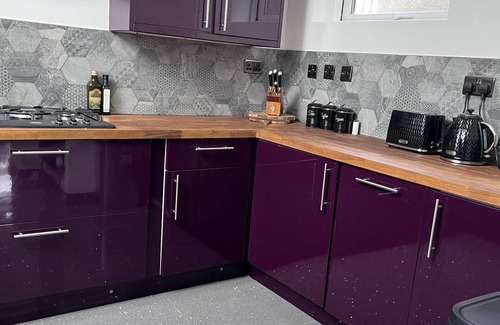 Waunlwyd Casa | Modern Newly Renovated 3 Story House in Ebbw Vale