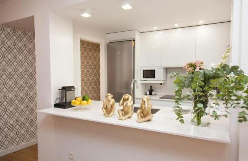 Museo Apartamento | Modern & Nice Apartment. Old town. Private parking