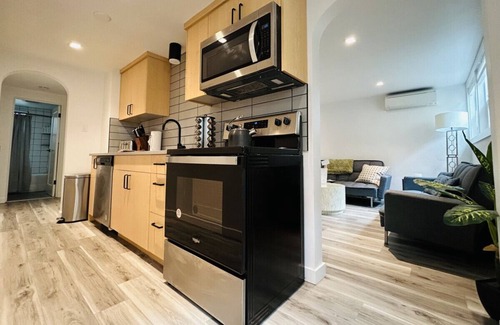 North End Casa | Modern North End Bungalow Downstairs w/Parking!