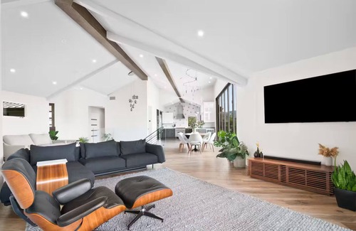 Los Gatos Casa | Modern oasis w/ pool & expansive views of the Bay