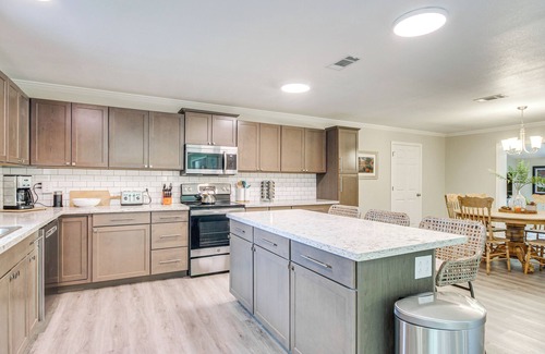 Gulf Hills Casa | Modern Ocean Springs Home w/2 Patios & Gas Grill