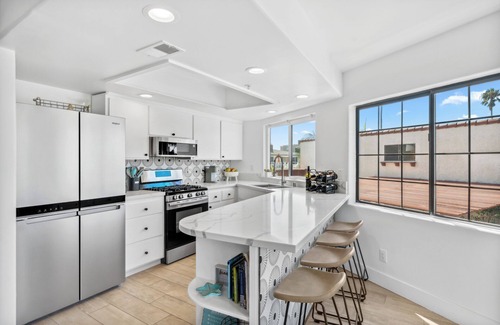 San Clemente Condominio | Modern Ocean View Condo with AC