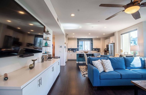 South Oceanside Casa | Modern Oceanside Retreat, Rooftop Deck & Ocean View