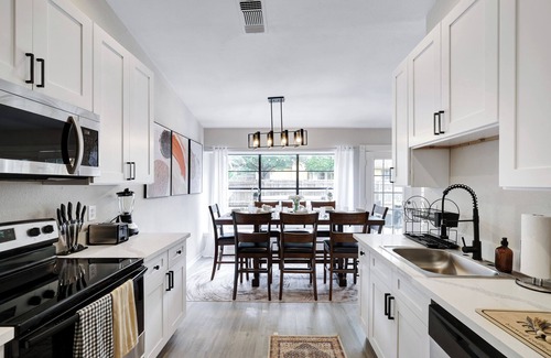 North San Antonio - SAT Casa | Modern Paradise | Hot Tub Game Room Swing Set BBQ