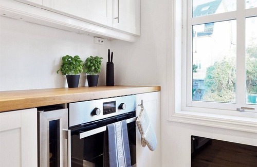 Laksevag Apartamento | Modern Penthouse Close to City Centrum - Collective Transport Walking Distance