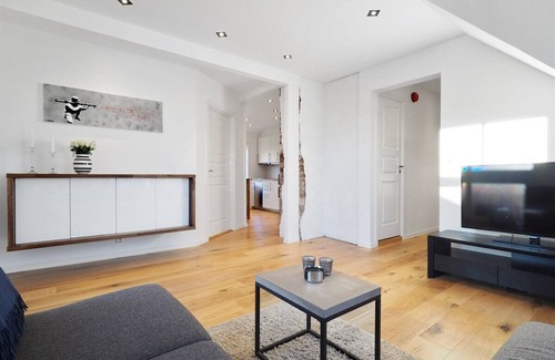 Laksevag Apartamento | Modern Penthouse Close to City Centrum - Collective Transport Walking Distance