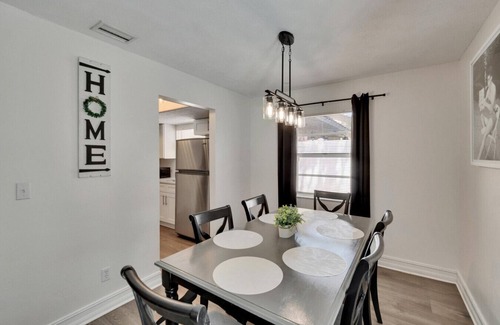 Terrace Park Apartamento | Modern Pool Home w/ Game Rm 1 min to Busch Gardens