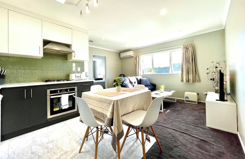 Rosedale Casa | Modern Private 2nd Floor 2bedroom 2 bathroom home unit