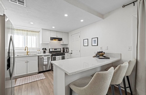 Lancaster Casa | Modern Private 3BR/2BA Home & Spacious Yard