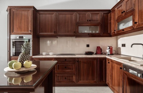 Kalamaki Villa | Modern Private Villa, 5 minutes from the beach!