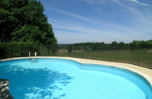 Rouffilhac Casa | Propiedad moderna con excelentes vistas y piscina privada.