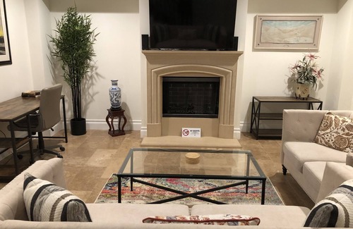 Lamanda Park Condominio | Modern, Quiet 1426 SF 2B 2.5B Pasadena Townhome