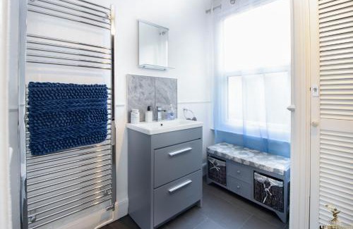 Exeter Casa | Modern Quirky Exeter City Cottage 2 min walk - shops