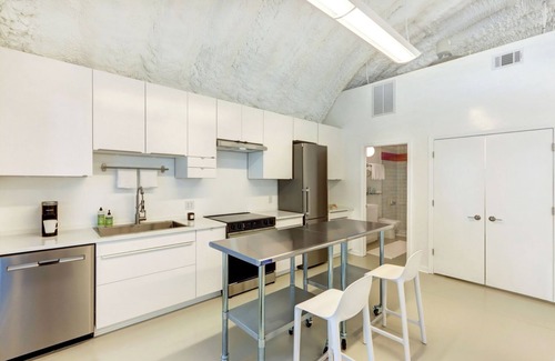 Abercorn Heights Apartamento | Modern Quonset Hut in Midtown Savannah