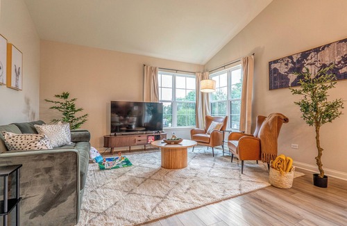 Morris Casa | Modern Ranch home, Pet Friendly, No Stairs. Near Rock Run Casino, Restaurants