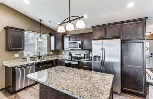 Rapid City Casa | Modern Rapid City Duplex with Yard 5 Mi to Downtown