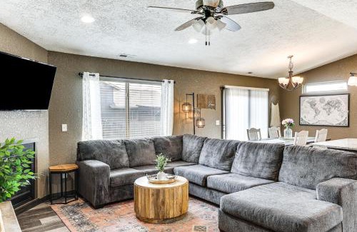 Rapid City Casa | Modern Rapid City Duplex with Yard 5 Mi to Downtown
