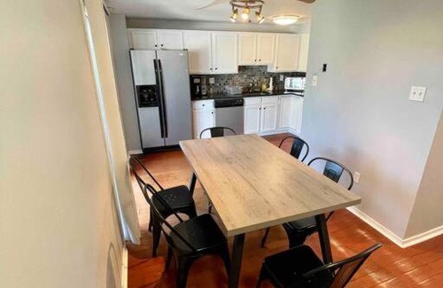 Southend Casa | Modern & Recently Renovated Beach house. Sleeps 6