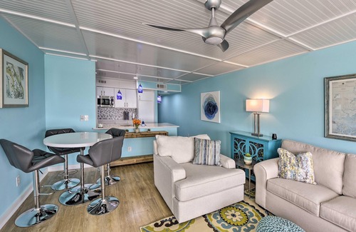 Oceanmarsh Subdivision Condominio | Modern, renovated condo on Harbor Island!