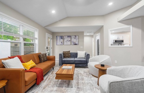 Springfield Casa | Modern Retreat w/ Hot Tub, Game Room & King Suite! & More